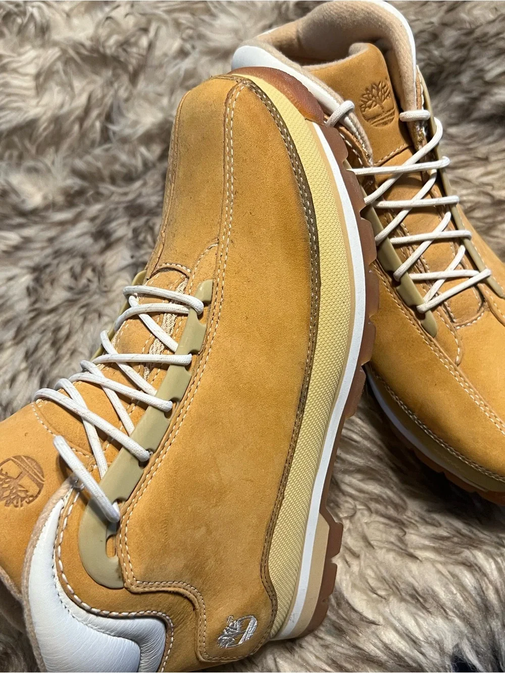 Timberland Men's Wheat Suede Ankle Boots with White Laces Sz 8.5 M